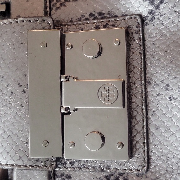 Tory Burch silver snake print Holland Satchel - Picture 2 of 7